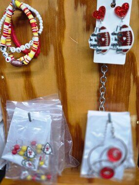 KANSAS CITY CHIEFS JEWELRY - EARRINGS, BRACELETS AND NECKLACES